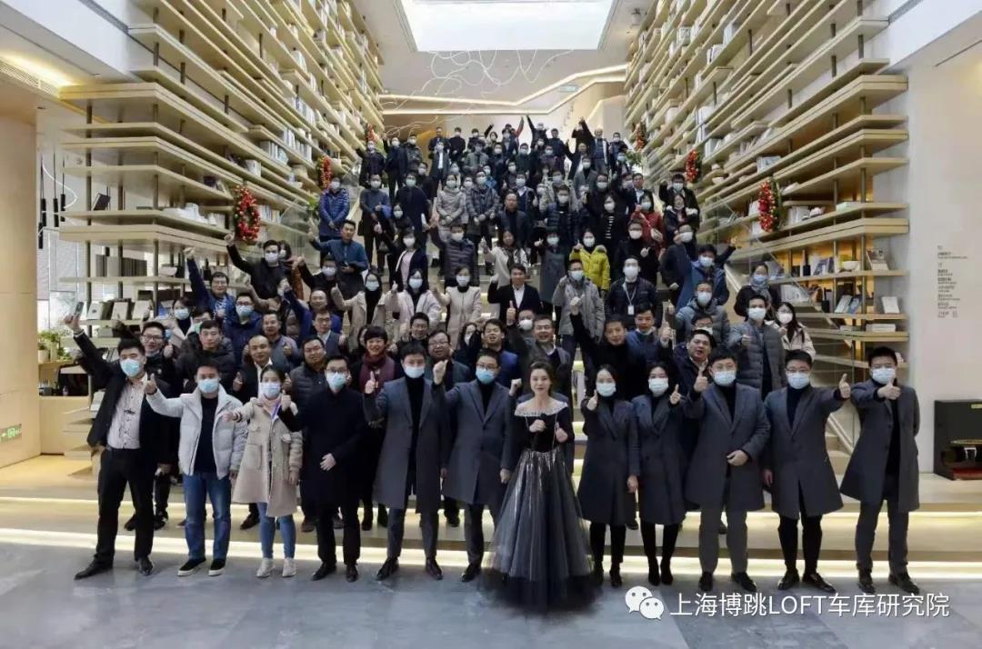 广州全国一百多人在华侨城汉口道6号参观研讨LOFT专利车库技术！